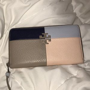 Tory Burch wallet